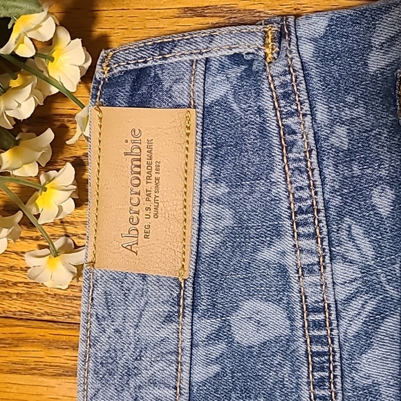 Abercrombie kids Floral Denim Shorts  - Girls 13/14 - Picture 8 of 8
